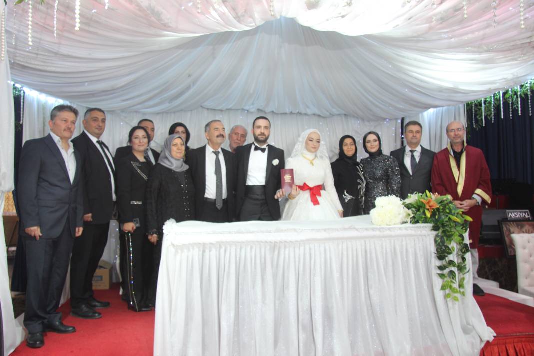 İrem ile Onur dünyaevine girdi 1